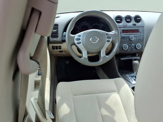 Used 2011 Nissan Altima 2.5 S w/ Special Edition Pkg FWD image 4