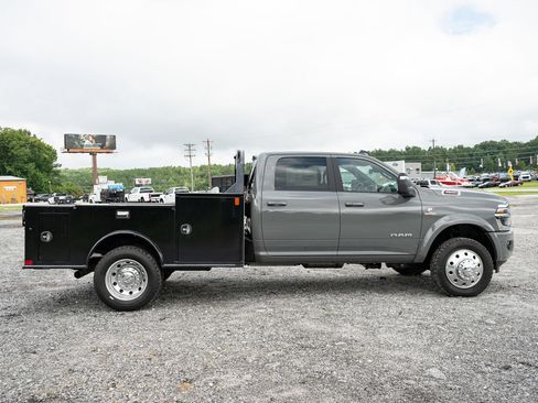 New 2026 RAM 4500 4x4 Crew Cab DRW w/ Laramie Trim Package image 26