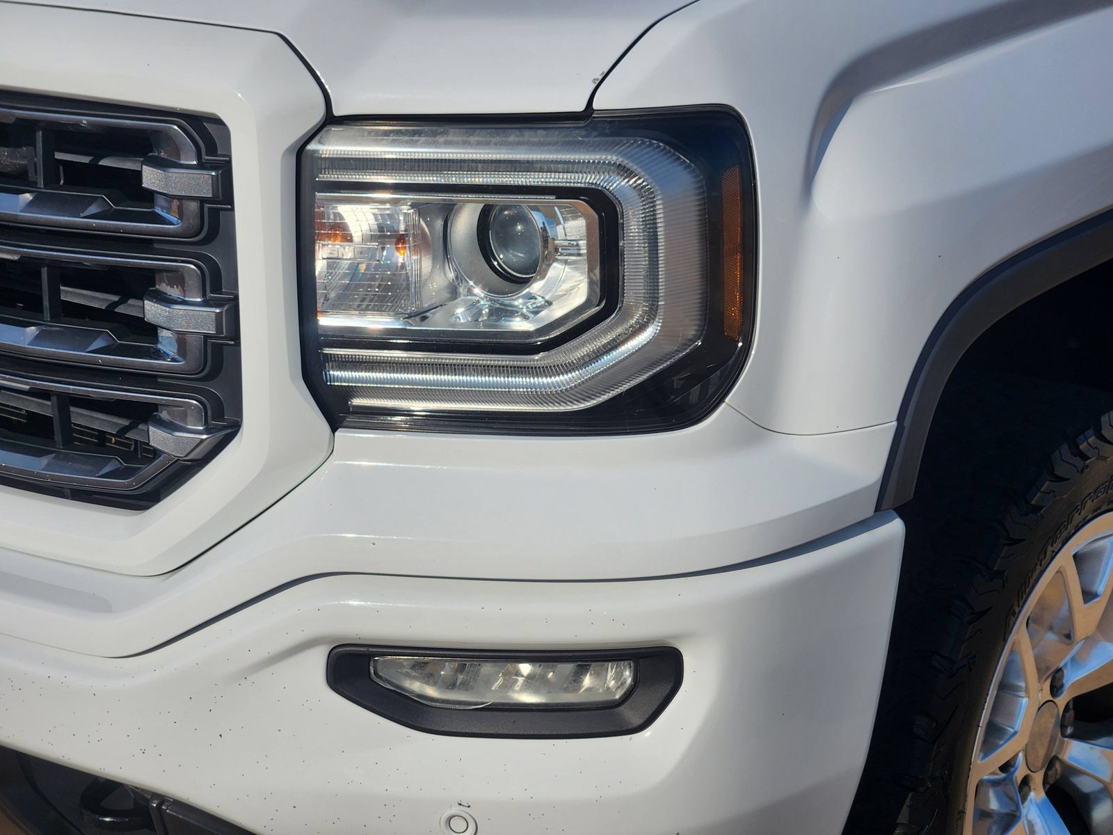 Used 2017 GMC Sierra 1500 SLT w/ All Terrain Package AWD/4WD image 9
