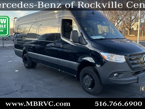 Used 2024 Mercedes-Benz Sprinter 4500 image 1