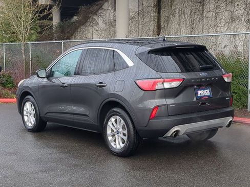 Used 2020 Ford Escape SE image 8
