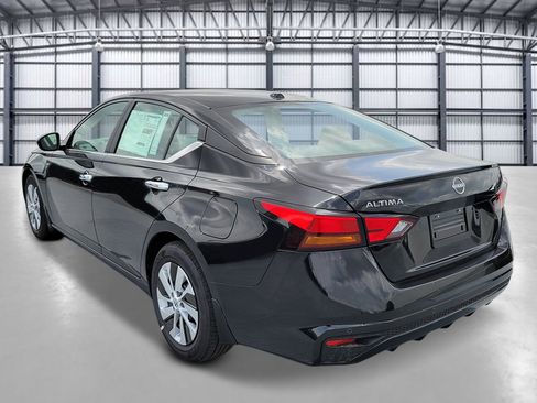 New 2025 Nissan Altima 2.5 S image 5