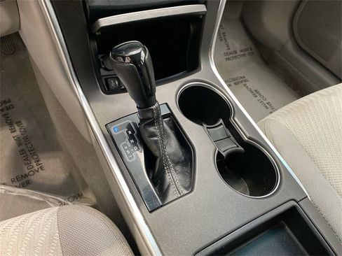 Used 2016 Toyota Camry SE image 20
