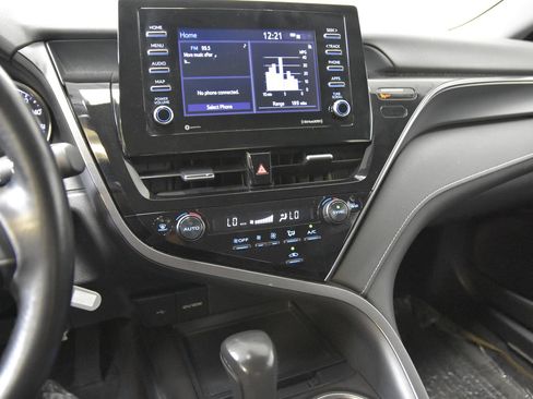 Used 2023 Toyota Camry SE FWD image 23