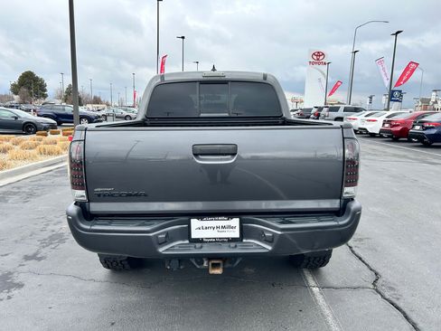 Used 2013 Toyota Tacoma 4x4 Double Cab w/ TRD Off-Road Pkg image 4