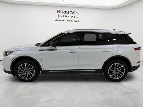 Used 2022 Lincoln Corsair FWD w/ Equipment Group 101A image 2
