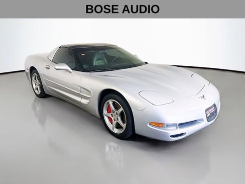 Used 2003 Chevrolet Corvette Coupe RWD image 2
