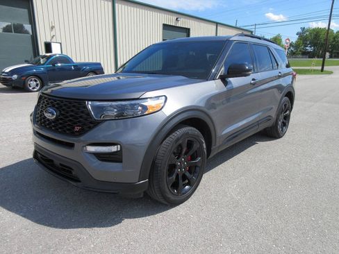 Used 2023 Ford Explorer ST w/ Equipment Group 401A AWD/4WD image 2