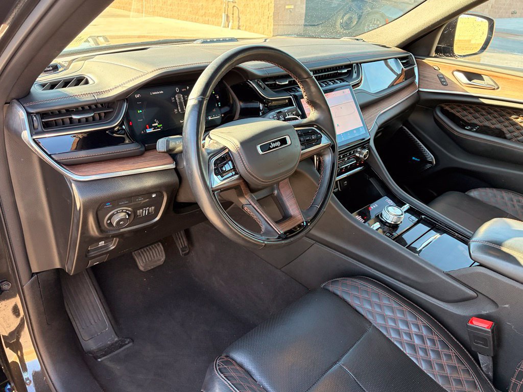Used 2023 Jeep Grand Cherokee Summit w/ Advanced Protech Group IV AWD/4WD image 13