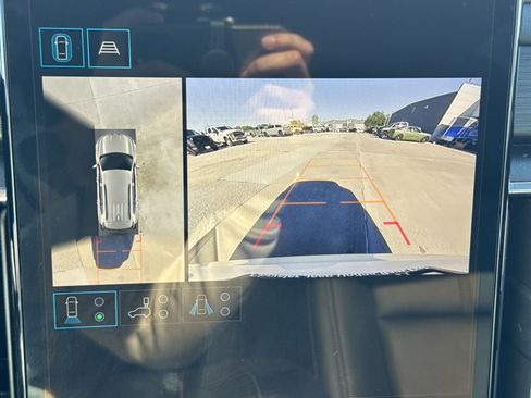 Used 2024 GMC Acadia Elevation image 19