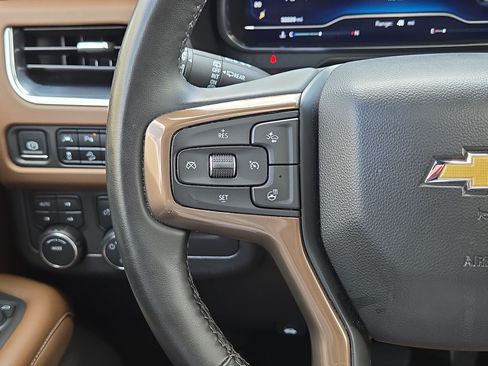 Used 2024 Chevrolet Suburban High Country w/ Premium Package 2 AWD/4WD image 21