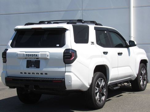 Certified 2025 Toyota 4Runner TRD Sport AWD/4WD image 6