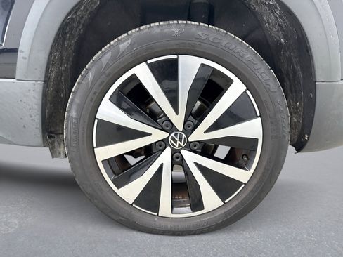 Used 2022 Volkswagen Taos SE image 11