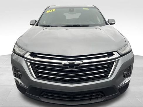 Used 2023 Chevrolet Traverse LT image 8