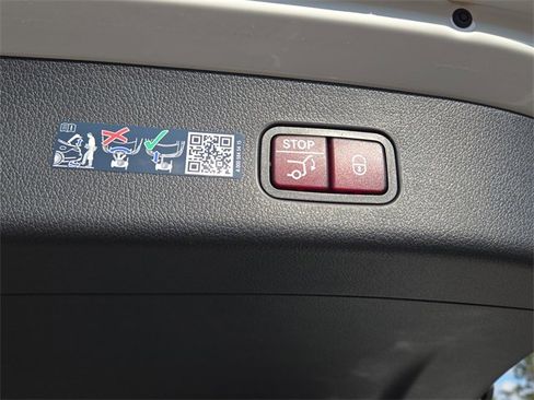 New 2026 Mercedes-Benz GLC 300 4MATIC image 31