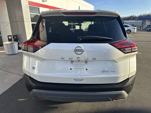 Used 2022 Nissan Rogue SV image 7