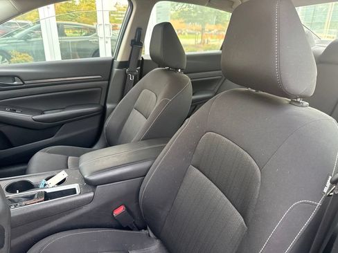 Used 2024 Nissan Altima 2.5 S FWD image 8