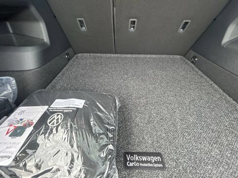 New 2026 Volkswagen Tiguan SE R-Line FWD image 43