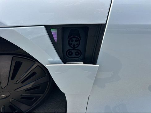 Used 2024 Lucid Air Pure RWD image 39