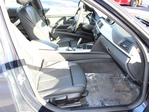 Used 2016 BMW 320i xDrive Sedan image 12