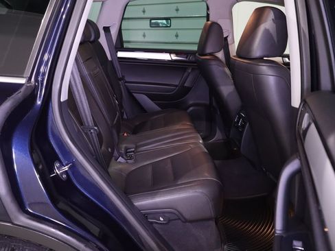 Used 2013 Volkswagen Touareg VR6 AWD/4WD image 30