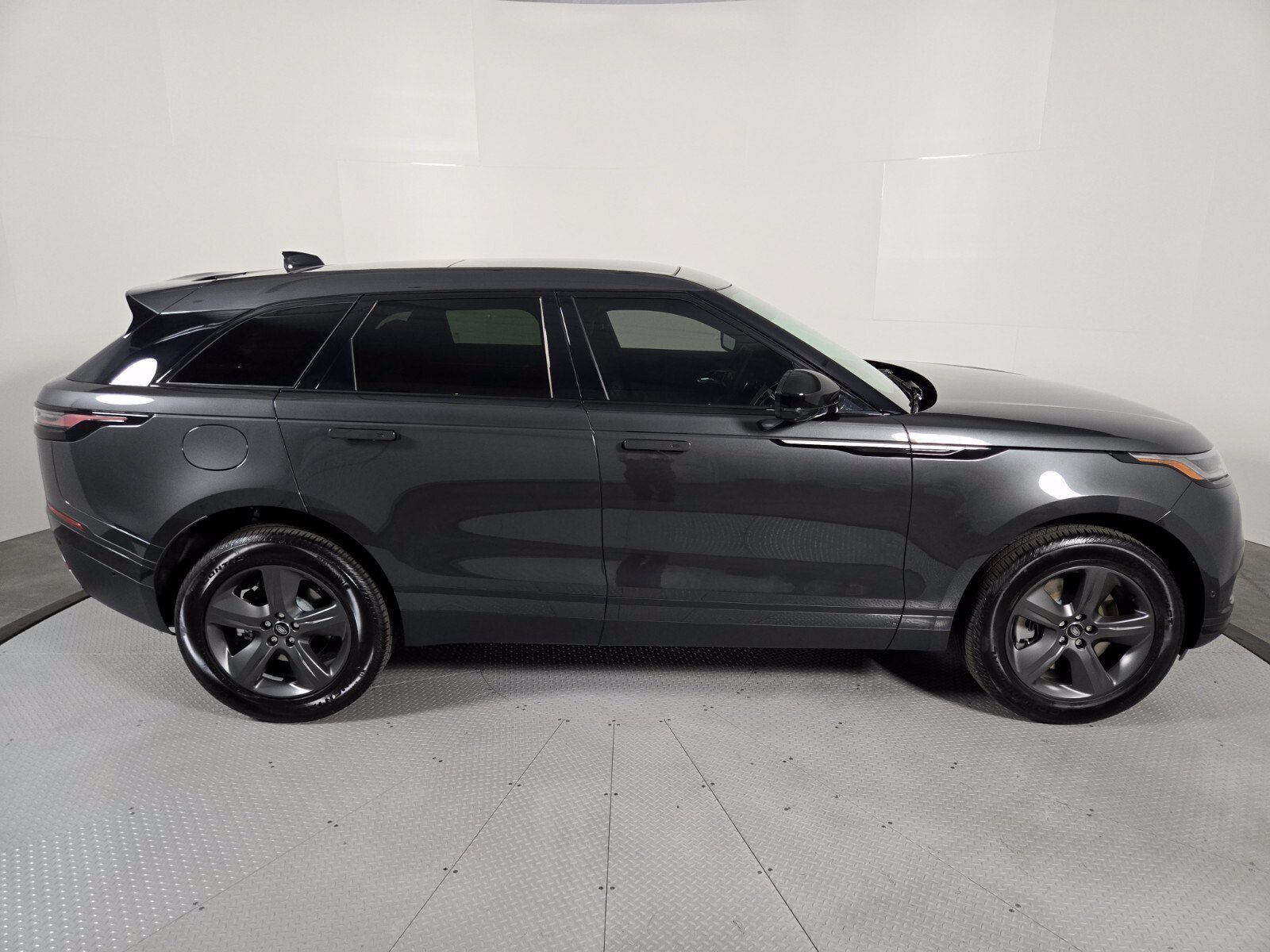 New 2026 Land Rover Range Rover Velar S AWD/4WD image 6