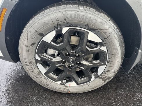 New 2025 Kia Sorento S image 8