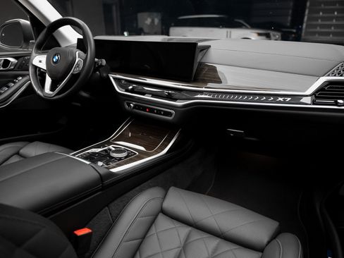 Used 2024 BMW X7 xDrive40i image 58