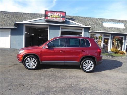 Used 2016 Volkswagen Tiguan SE image 1
