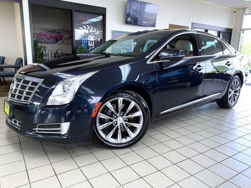 Used 2013 Cadillac XTS Luxury w/ Driver Awareness Package FWD image 2