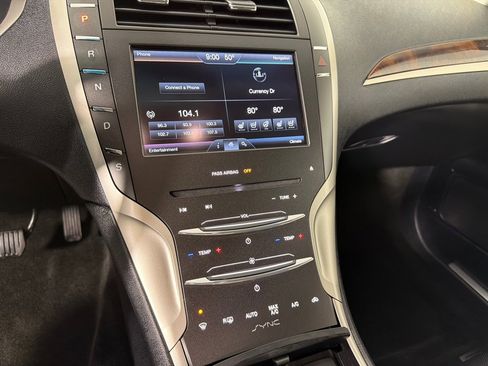 Used 2016 Lincoln MKZ w/ Equipment Group 300A Reserve FWD image 19