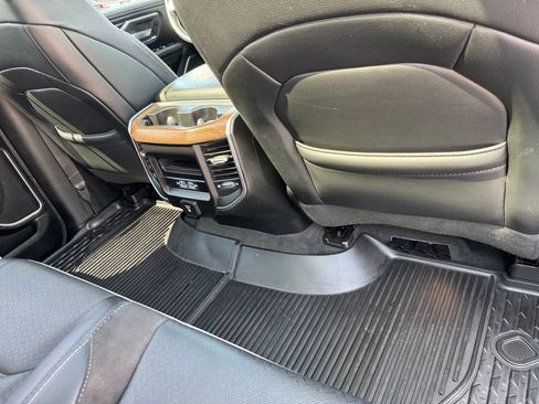Used 2021 RAM 1500 Laramie AWD/4WD image 19