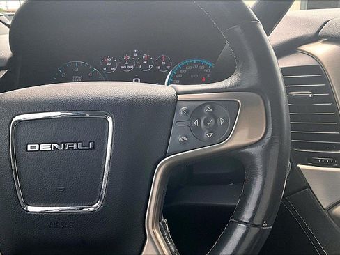 Used 2017 GMC Yukon XL Denali w/ Open Road Package RWD image 18