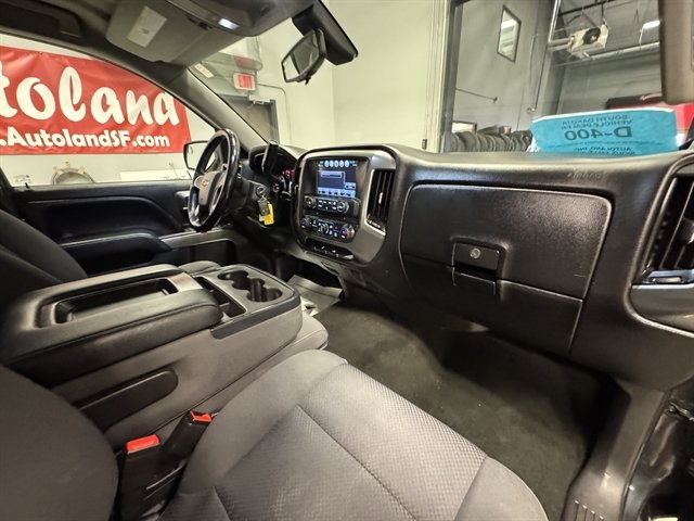Used 2018 Chevrolet Silverado 1500 LT w/ LT Eassist Package AWD/4WD image 14