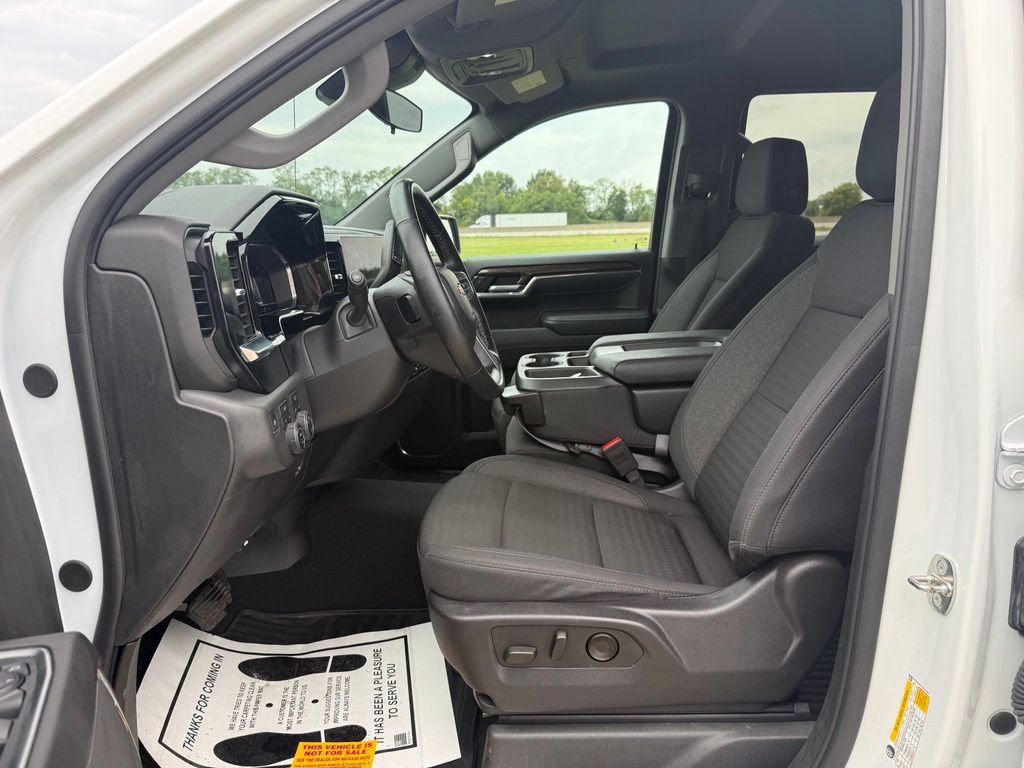 Used 2024 Chevrolet Silverado 1500 LT AWD/4WD image 27