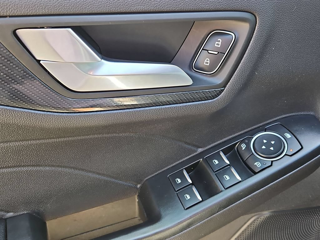 Used 2025 Ford Escape ST-Line AWD/4WD image 13