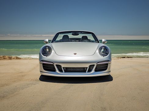 Used 2015 Porsche 911 Cabriolet image 2