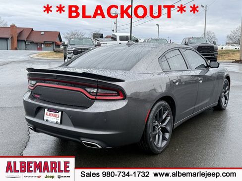 Used 2023 Dodge Charger SXT w/ Blacktop Package image 3