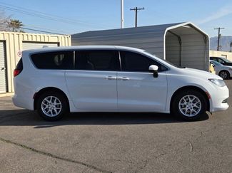 Used 2017 Chrysler Pacifica LX video 4