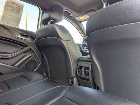 Used 2019 Mercedes-Benz GLA 250 4MATIC image 30