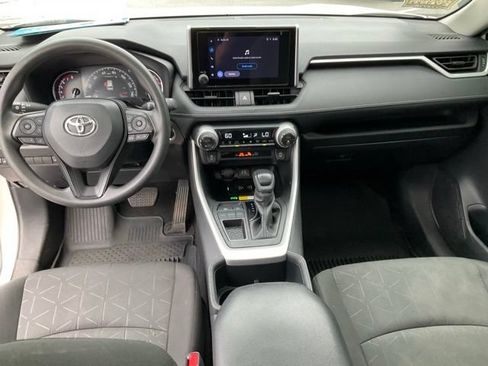 Used 2024 Toyota RAV4 XLE w/ Convenience Package FWD image 4