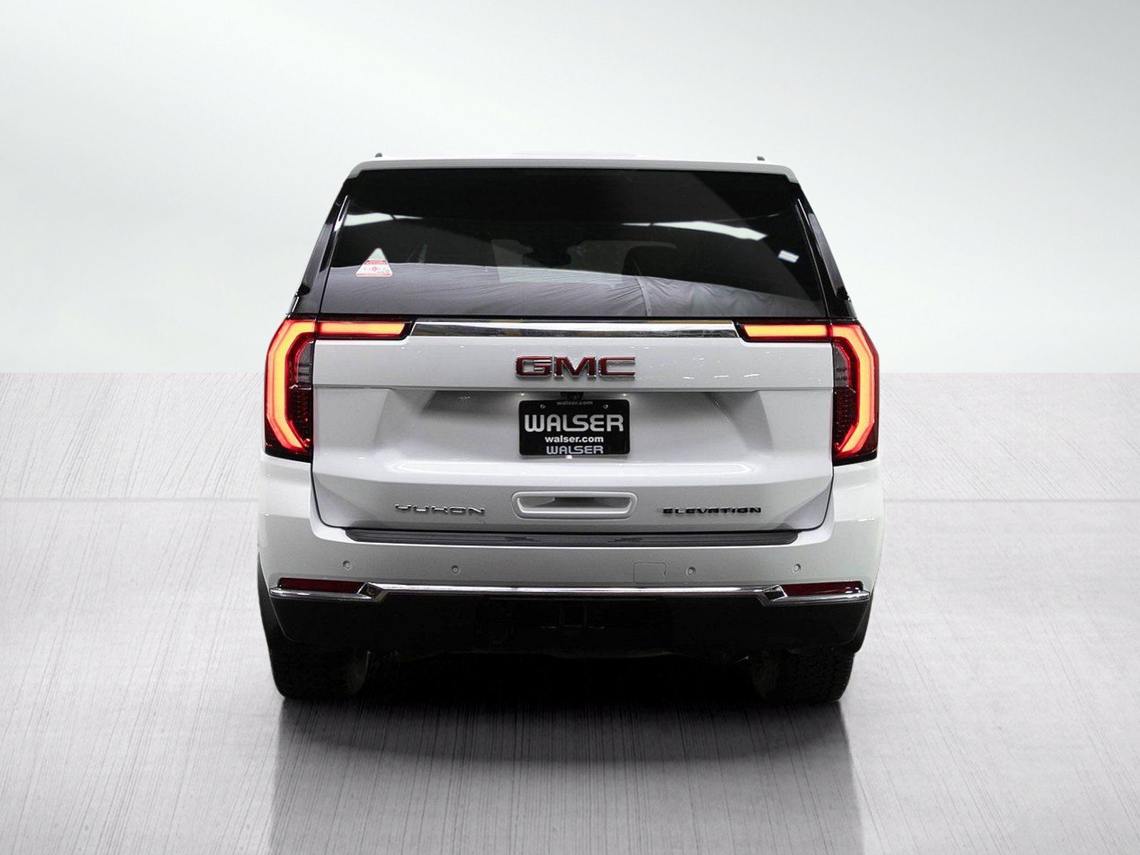 Used 2025 GMC Yukon XL Elevation AWD/4WD image 4