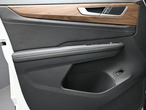 New 2026 Volkswagen Atlas SE image 27