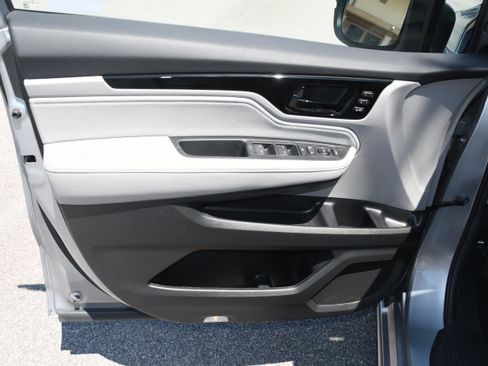 Used 2024 Honda Odyssey Touring image 10