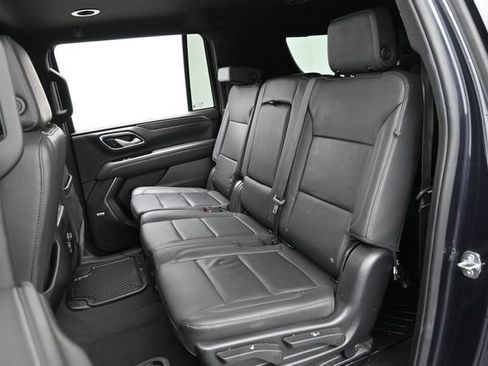 Used 2023 Chevrolet Suburban LT RWD image 27