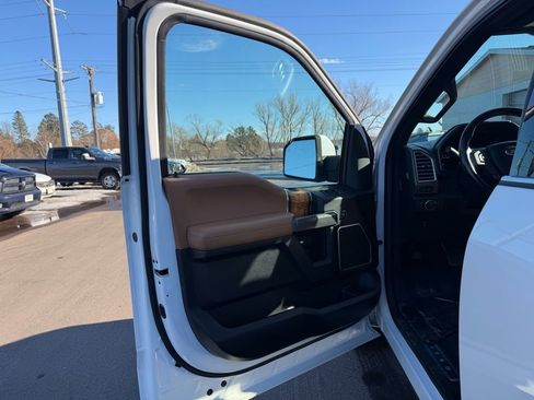 Used 2016 Ford F150 Limited image 14