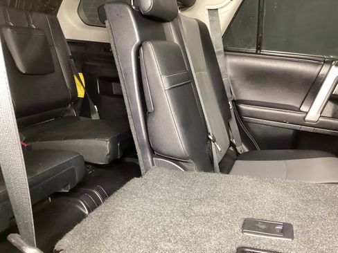 Used 2023 Toyota 4Runner SR5 Premium image 6