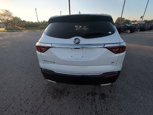 Used 2023 Buick Enclave Essence w/ Sport Touring Edition FWD image 7