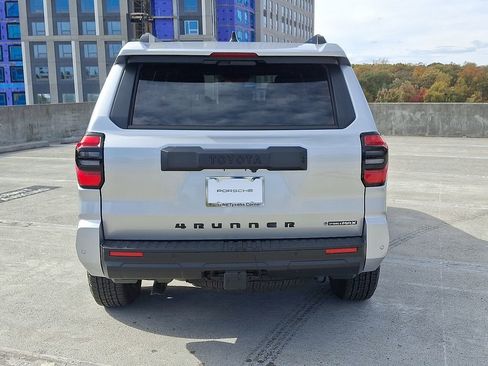 Used 2025 Toyota 4Runner TRD Off-Road Premium image 9