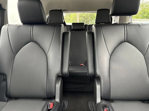 Used 2025 Toyota Grand Highlander FWD image 13